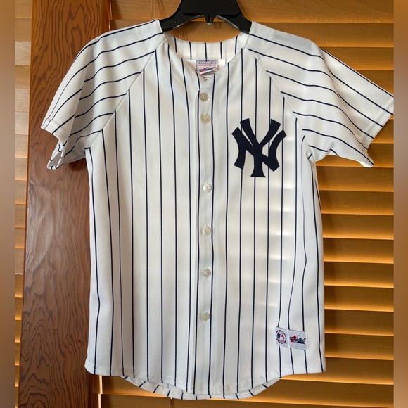 MAJESTIC NWOT GENUINE MERCHANDISE YANKEES DEREK JETER # 2 STITCHES SIZE L Kids - Picture 6 of 7